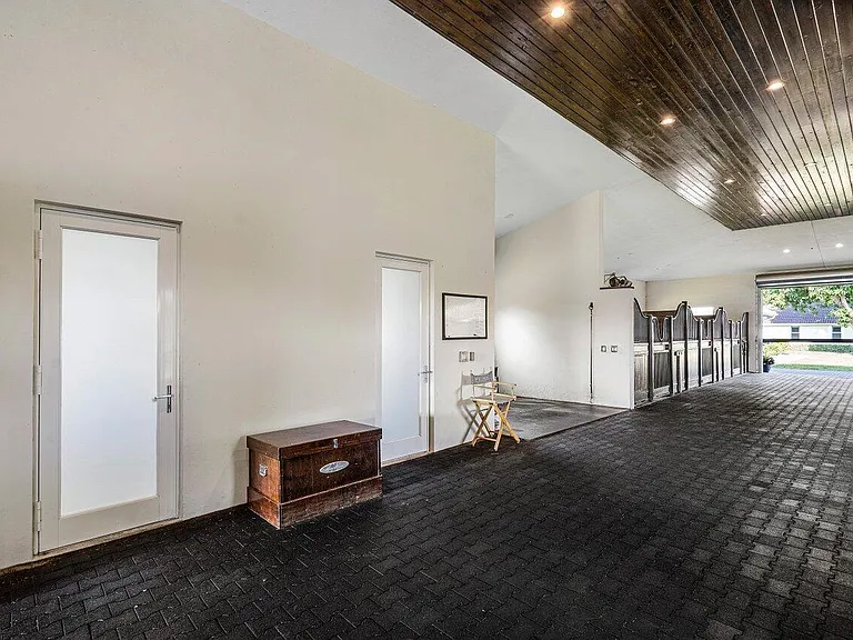 1382 Clydesdale Ave — Photo 6