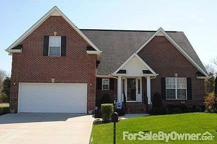Front of Home : Great Curb Appeal! Well established and maintained yard.