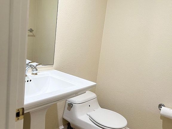 2nd image of 6835 Urubu St