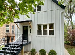 3237 N Whipple St, Chicago, IL 60618