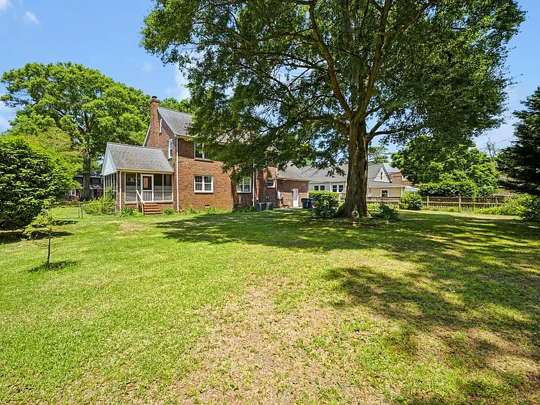 9450 Selby Pl — Photo 32