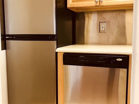 4th image of 442 W 57th St APT 9E