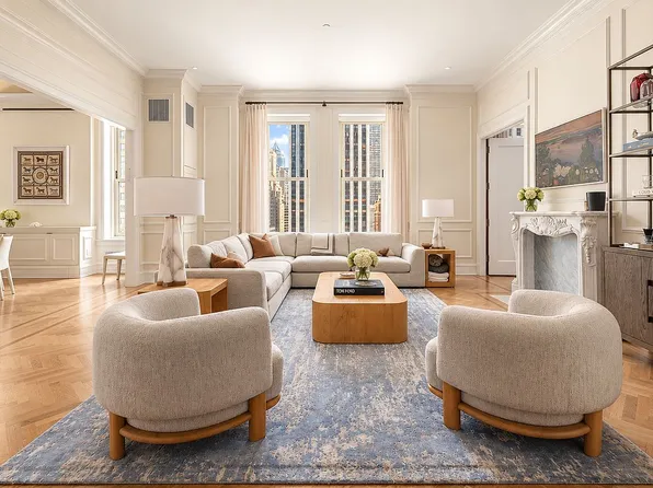1 Central Park S Unit 913, New York, NY 10019