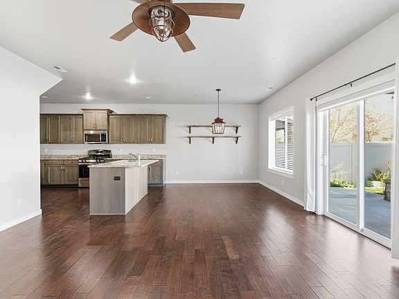 5th image of 9138 W Tillamook Dr