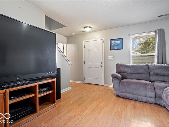 2nd image of 5208 Hodson Pl