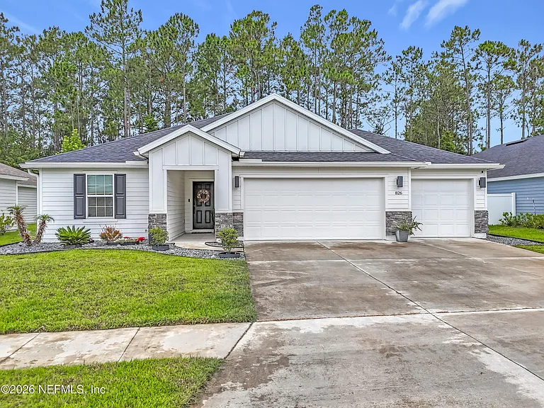 826 Flach Dr — Photo 3