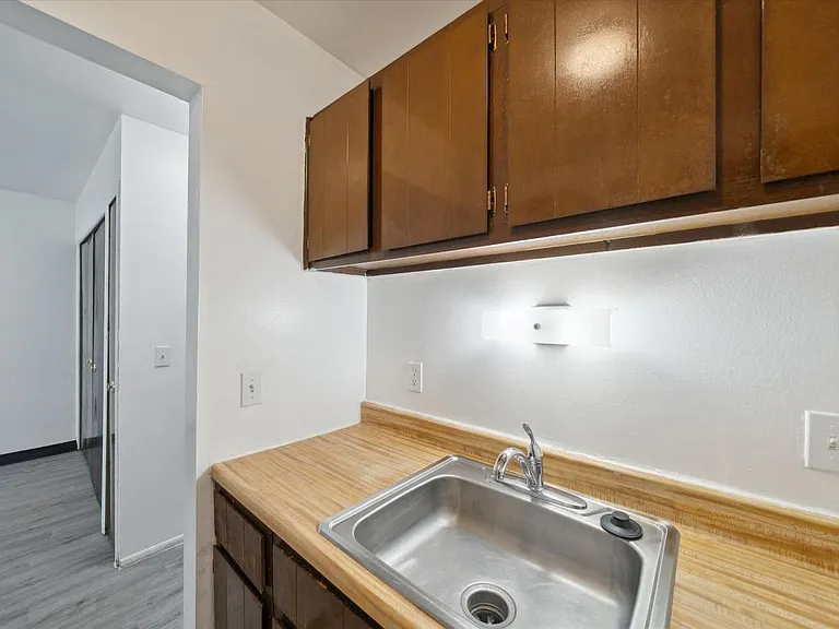 Parkside Apartments — Photo 16