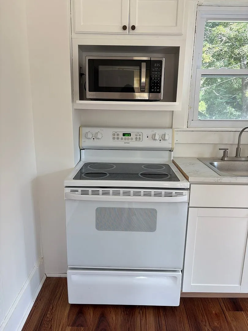 1BR Duplex in Rochester — Photo 4
