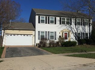 477 Barberry Rd, Highland Park, IL 60035