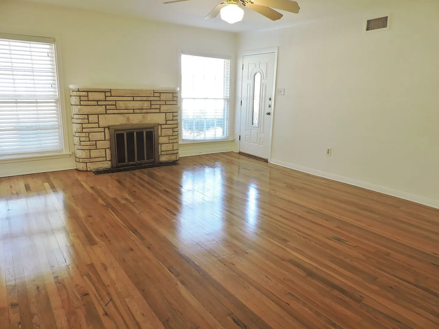 Westcliff - TCU area four bedroom home for lease — Photo 3