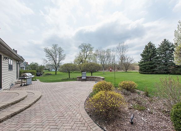 4th image of 328 Fairhaven Dr