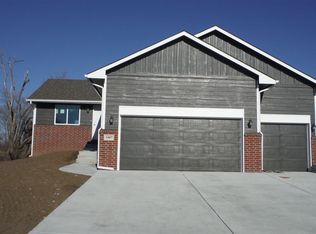 5407 S Meadowview Ct, Wichita, KS 67216