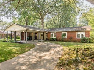 1081 Ivy Rd, Memphis, TN 38117