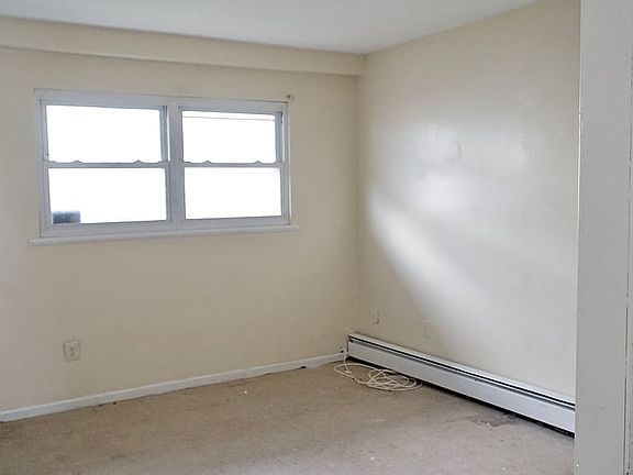 4th image of 17 Essex St