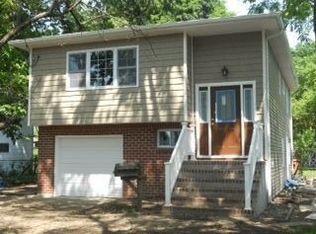 1143 Udall Rd, Bay Shore, NY 11706