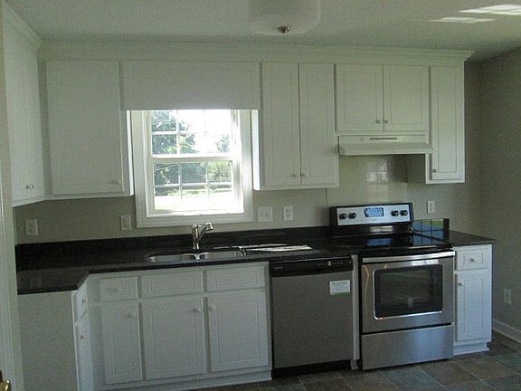 4th image of 105 Broom Straw Ct