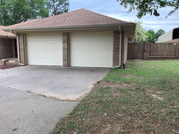 2nd image of 2509 Margaret Lynn Ln