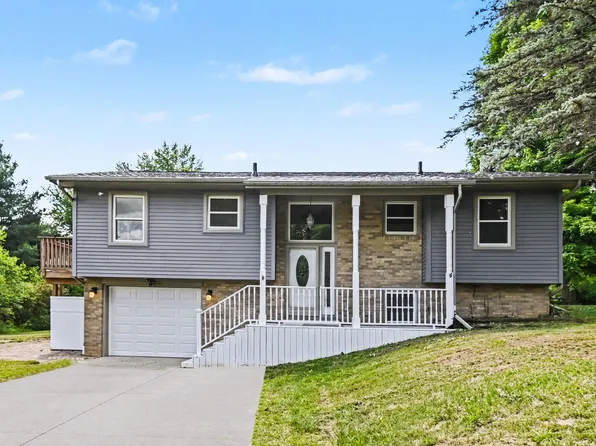 1077 Gidner Rd, Charlotte, MI 48813