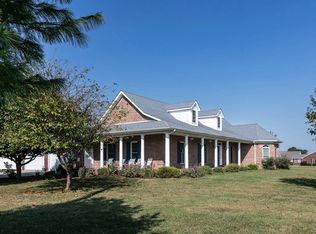 24 Mount Airy Dr, Lebanon, KY 40033