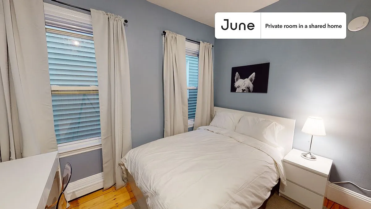 Full bedroom in 4 bed/1 bath home in Polish Triangle #745 C — Photo 1