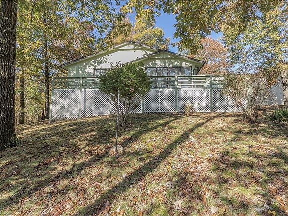 2nd image of 31 Hoyer Ln