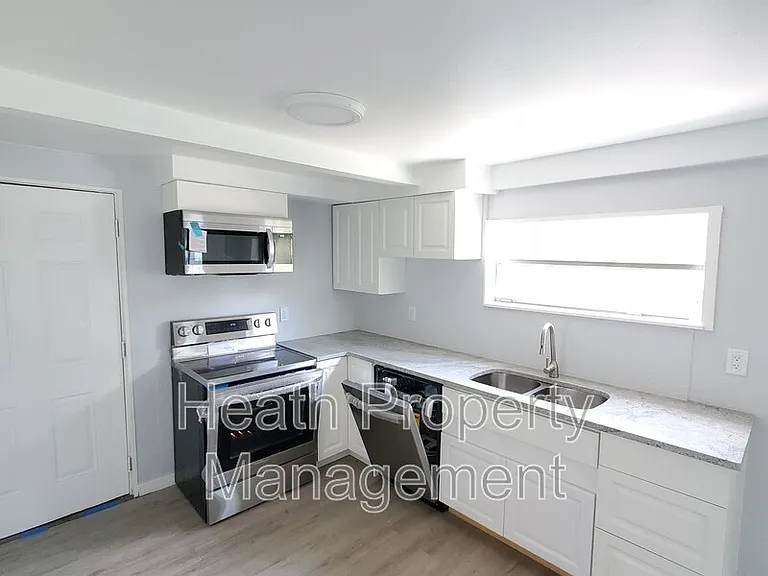 1735 25th St S #1 — Photo 14