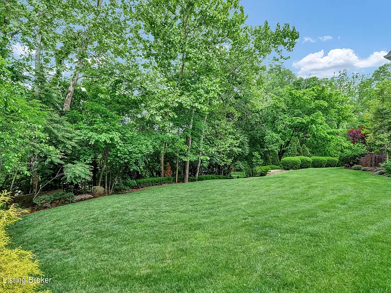 560 N Hubbards Ln — Photo 66