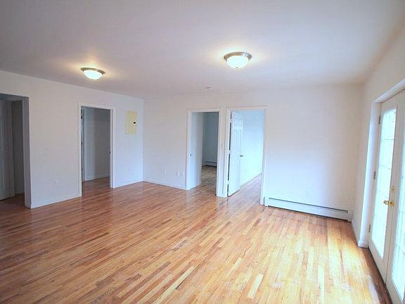3rd image of 2948 Throop Ave Floor 2