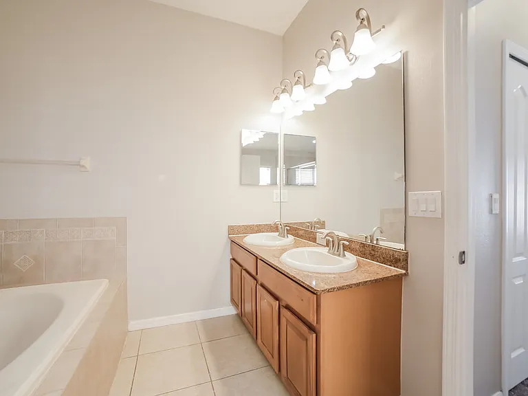 13020 Avalon Crest Ct — Photo 10