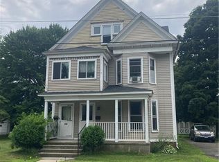 20 Pleasant St, Windsor Locks, CT 06096