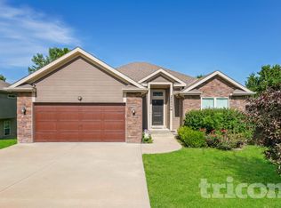 6826 N Pontiac Ave, Kansas City, MO 64151