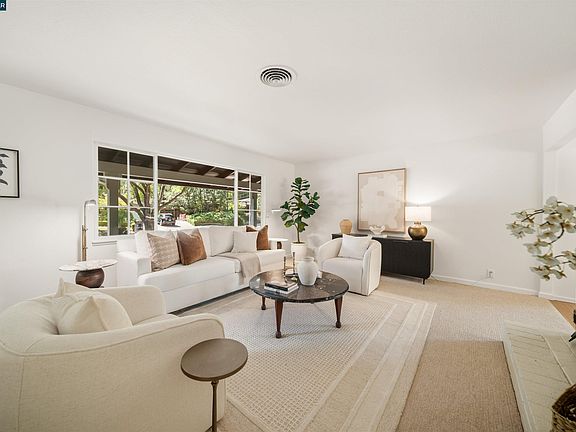3rd image of 805 Turrini Dr