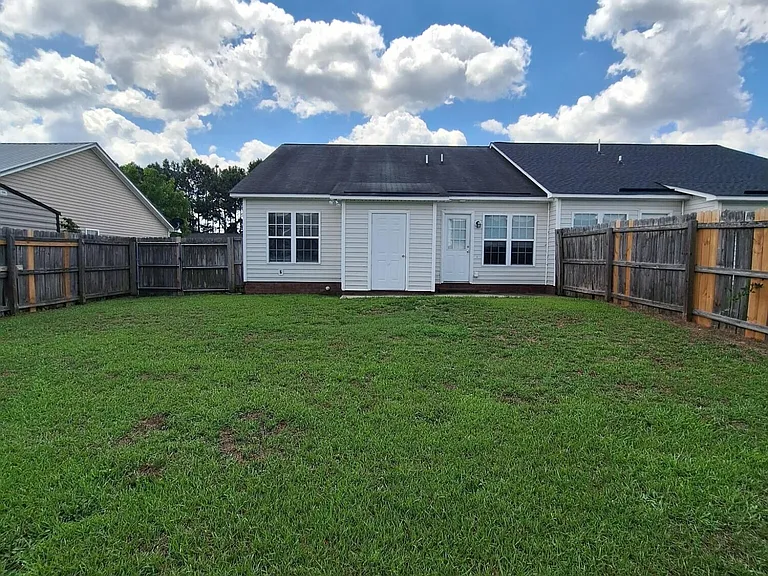 1205 Price Dr #B — Photo 18