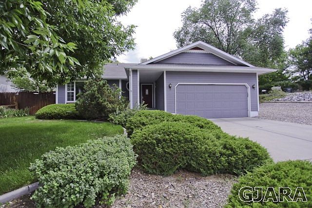 1st image of 205 Park Dr