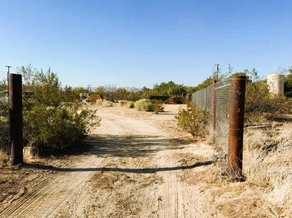 61 Joshua Ln, Mojave, CA 93501