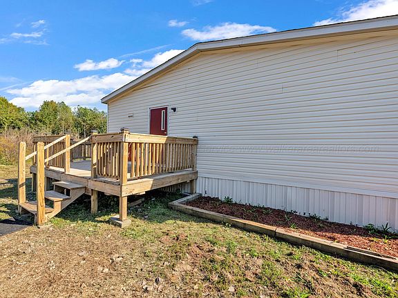 3rd image of 320 Mountain View Rd
