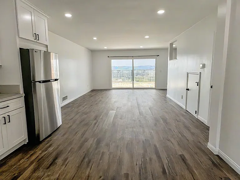 340 S El Camino Real #B — Photo 1