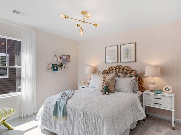 4th image of 2044 Longhorn Ln