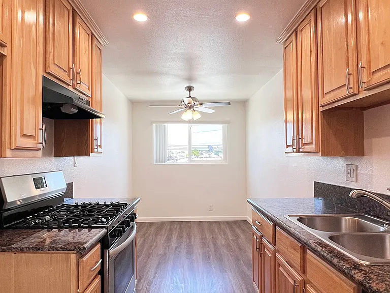 6452 Orange Ave #21 — Photo 9