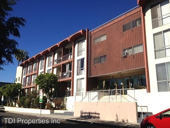 3rd image of 8011 Romaine St APT 108