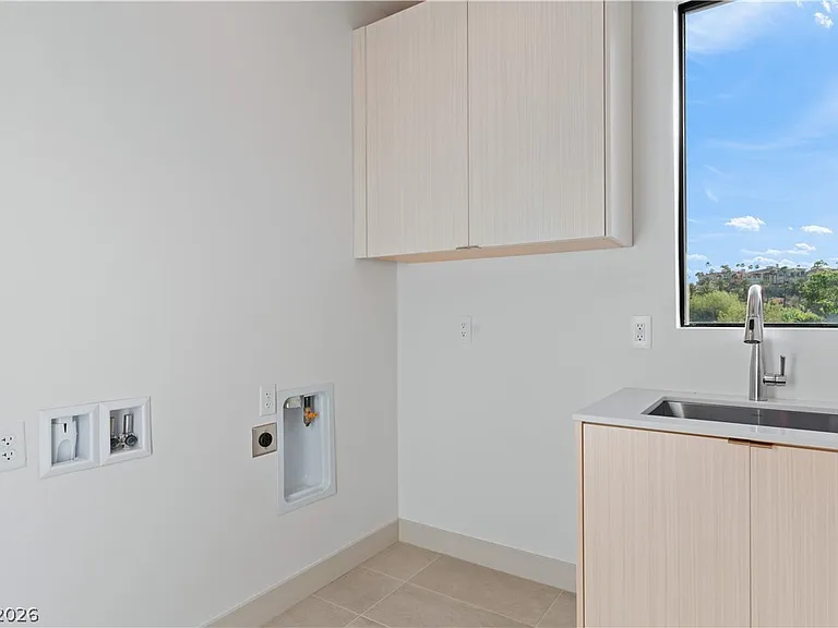 66 Lakefront Dr — Photo 47
