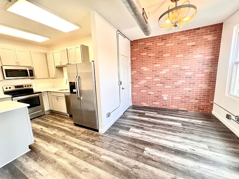 443 3rd St #2 — Photo 7