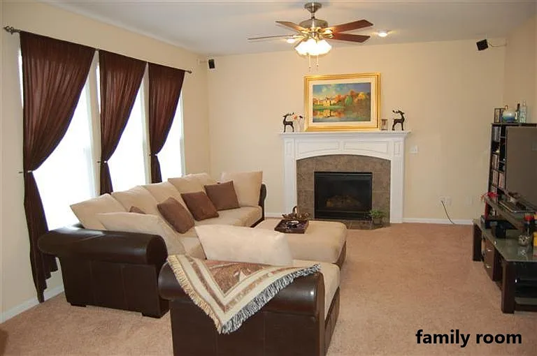 10210 Hamlet Ct — Photo 13