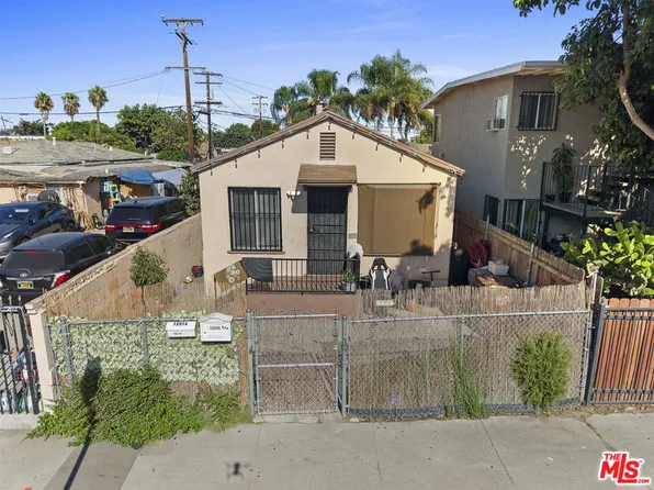 15914 S Bullis Rd, Compton, CA 90221