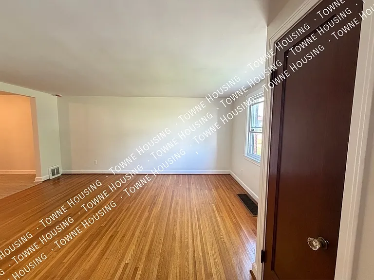26 Janet St #RIGHT — Photo 3