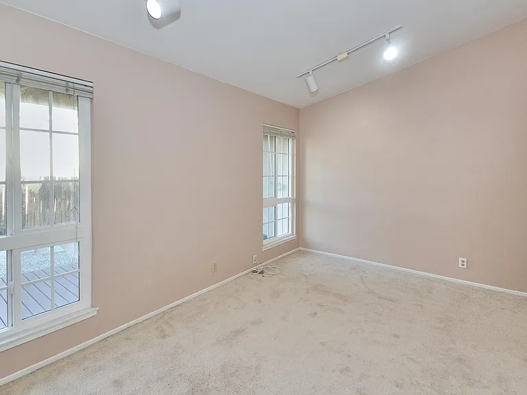 7611 Adelanto Dr — Photo 22
