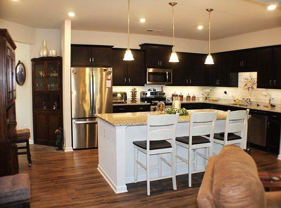 4th image of 175 Pinnacle Way