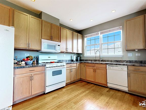 4th image of 8815 Concord Ln Unit L