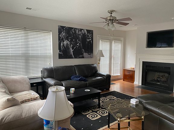 Living Room_04052021