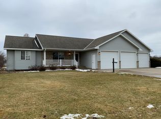 537 2nd St NW, Richmond, MN 56368